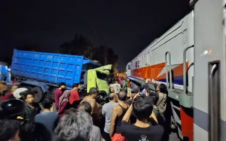 KAI Daop 7 Sesalkan Truk Terobos Perlintasan di Blitar Hingga Berujung Kecelakaan