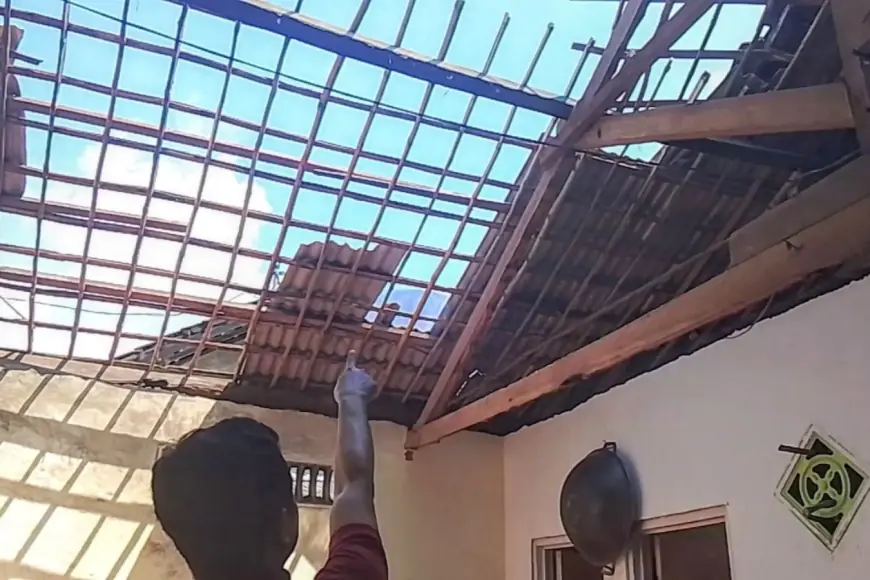 Cuaca Ekstrem Terjang Kota Kediri, Puluhan Rumah di Kelurahan Kaliombo Rusak