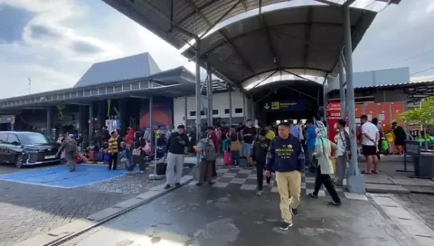 Libur Paskah 2026, Penumpang Kereta Api di Pasar Turi Surabaya Meningkat
