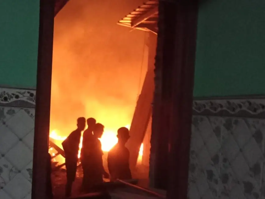 Kebakaran Maut di Mojokerto, Lansia Penderita Strok Tewas Terpanggang