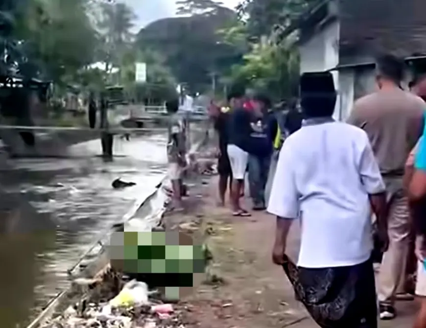 Sosok Jasad Pria Mengambang di Sungai Gondanglegi Malang