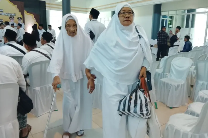 Penjual Jenang dari Kediri Jadi Calon Jemaah Haji Tertua se-Indonesia