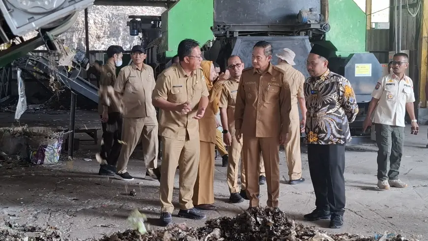 Bupati Lamongan Studi Banding ke TPA Ngipik Gresik, Pelajari Pemusnahan Sampah Modern