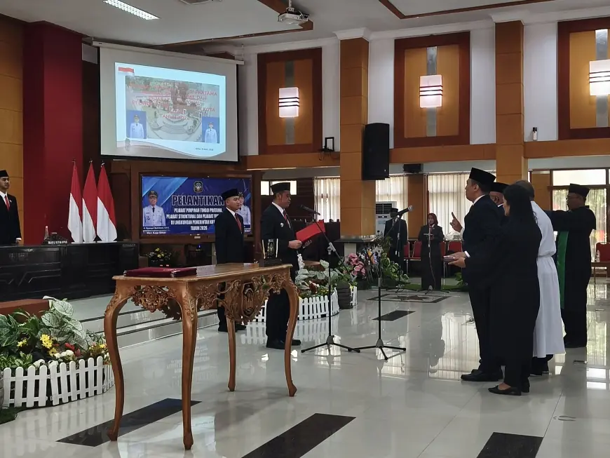 Perombakan Besar di Pemkot Blitar, Sekda Dimutasi dan Puluhan Pejabat Dirotasi