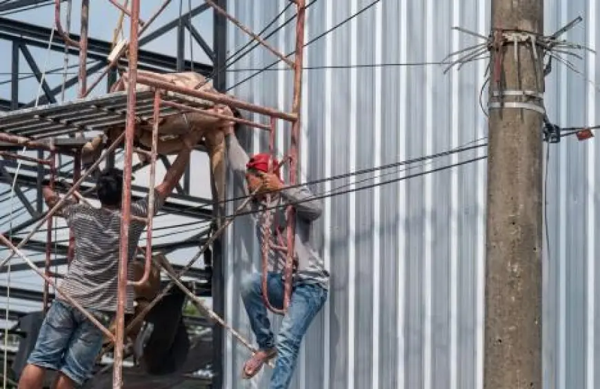 Dua Pekerja Proyek KDMP di Mojokerto Tersengat Listrik, Satu Tewas