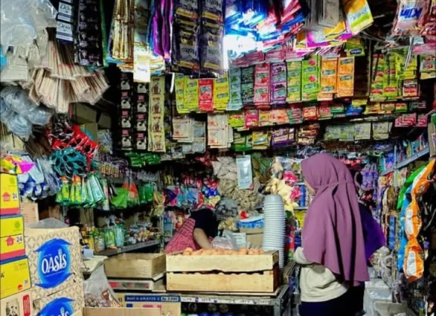 Harga Plastik Melonjak, Pola Belanja Konsumen di Kota Batu Ikut Berubah
