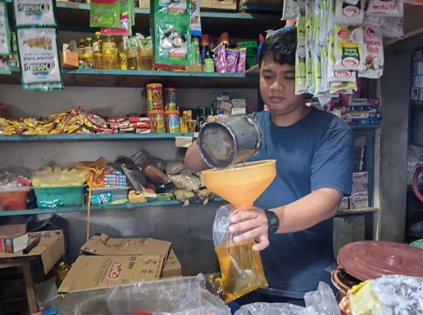 Minyak Goreng Curah Tembus Rp21 Ribu, Pedagang dan UMKM Kota Blitar Mulai Kelimpungan