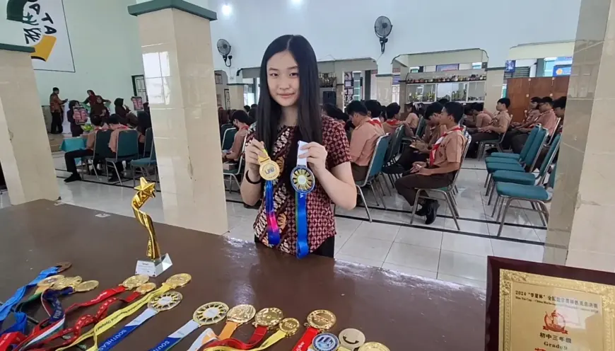 Usia 15 Tahun dan Juara Olimpiade Internasional, Siswi asal Kediri Bina Ratusan Siswa