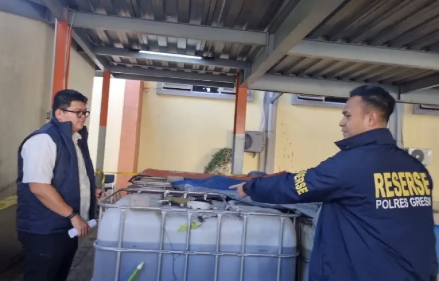 Polisi Bongkar Modus Penimbunan Solar di Gresik, Simpan 10 Ton BBM di Tangki Air
