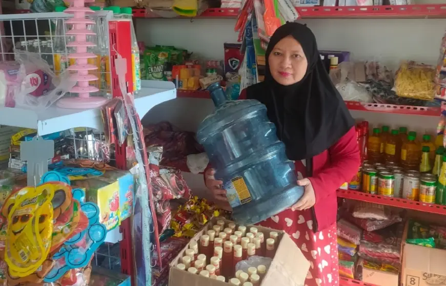 Menabung di Galon Selama 15 Tahun, Wanita di Gresik Berangkat Haji