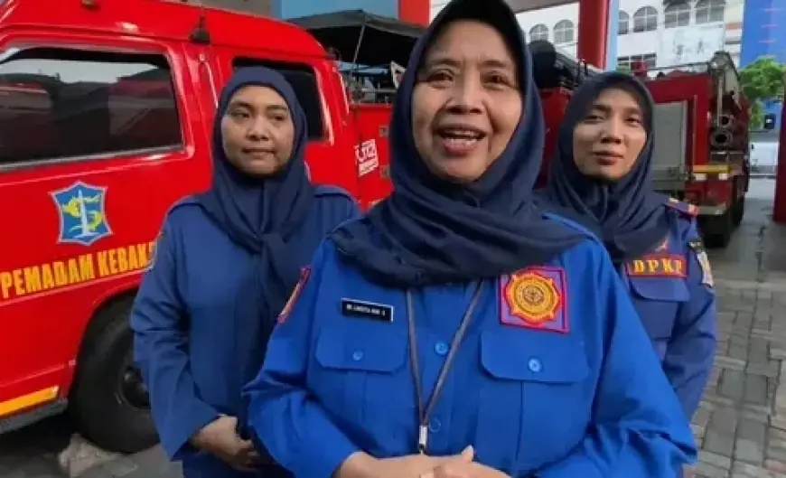 Srikandi Damkar Surabaya Tunjukkan Ketangguhan di Hari Kartini