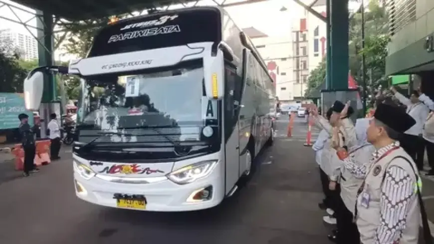 Khofifah Lepas Kloter Perdana Jemaah Haji Jatim ke Tanah Suci