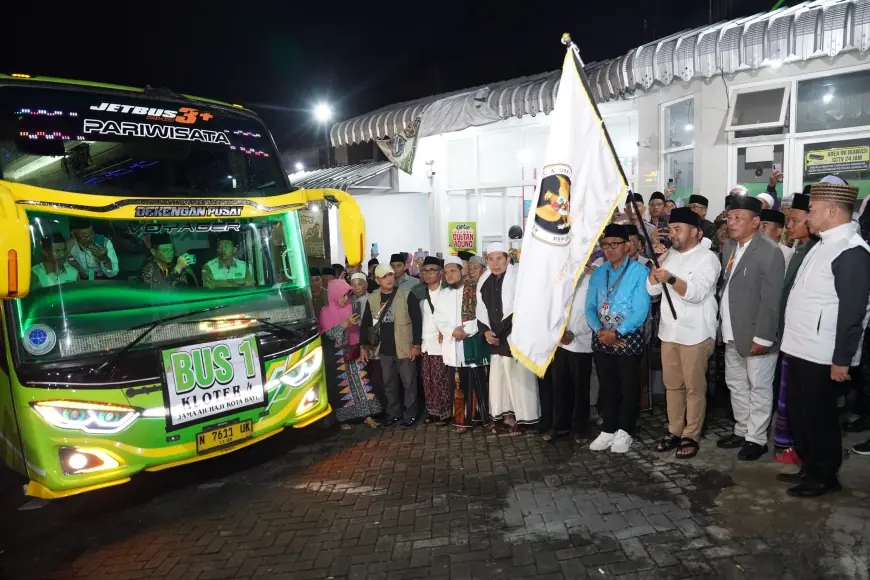 Pelepasan CJH Batu Penuh Haru, Heli Suyanto Ambil Kendali Pemerintahan Sementara
