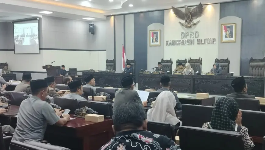 Rapat Paripurna Pansus LKPJ Bupati 2025, DPRD Blitar Sampaikan Rekomendasi Strategis untuk Kemajuan Daerah