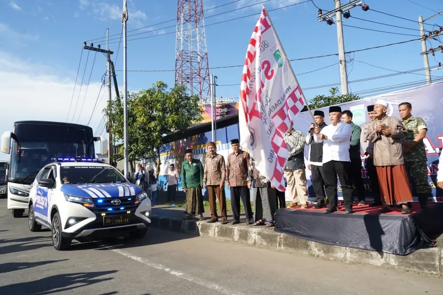 Kloter 14 Jadi Pembuka, Bupati Malang Lepas 359 Jemaah Haji di Karanglo