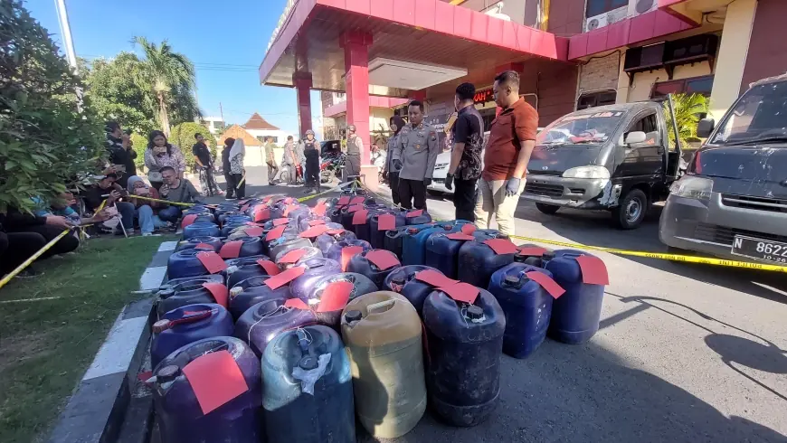 Polisi Bongkar Praktik Penimbunan BBM Bersubsidi di ProbolinggoDiamankan