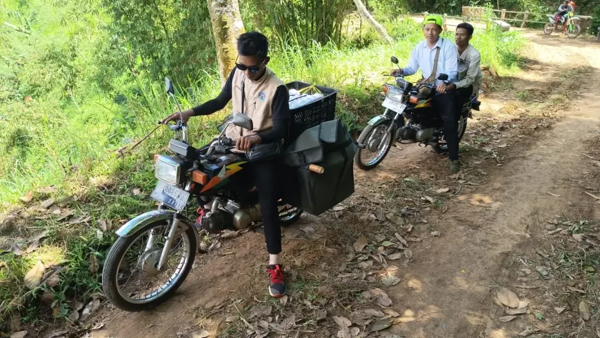 Menembus Jalan Ekstrem, Seporsi MBG di Pelosok Bondowoso Dibawa Pulang untuk Dimakan Sekeluarga