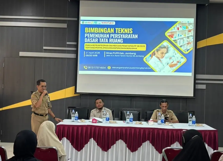 PUPR Jombang Gelar Bimtek Perizinan Apotek Berbasis Risiko