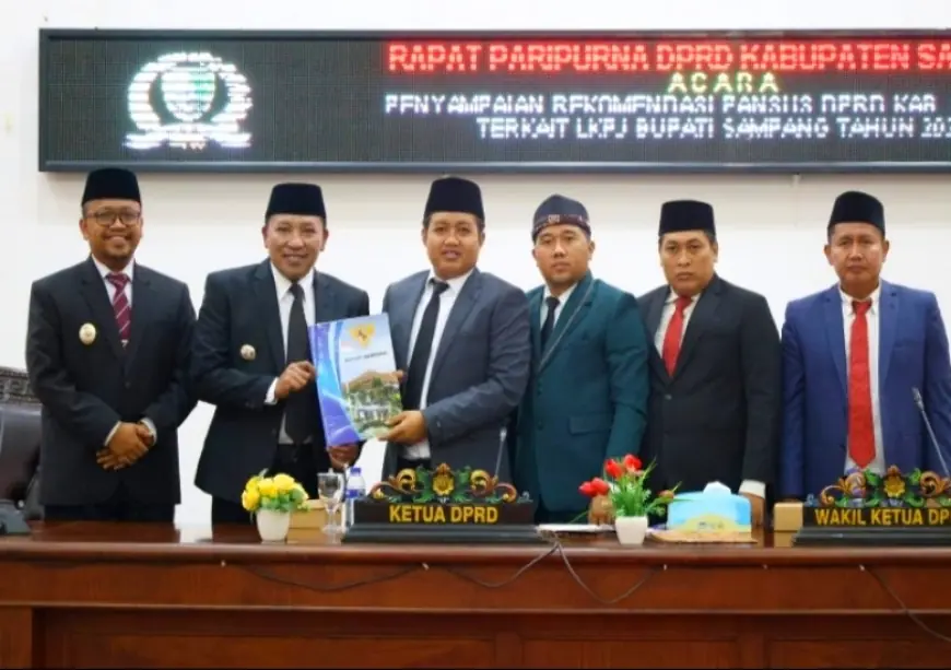 Rapat Paripurna Ke-VI, DPRD dan Pemkab Sampang Bahas Rekomendasi LKPJ 2025