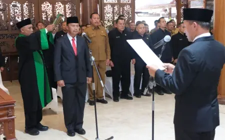 Plt Bupati Tulungagung Lantik Tri Hariadi Jadi Pj Sekda Tulungagung
