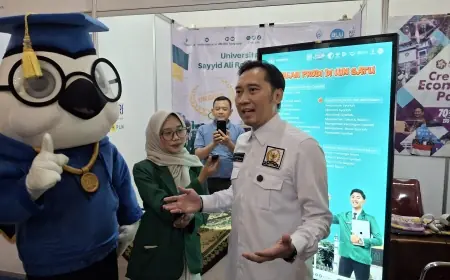 Wakil Ketua MPR EBY Kunjungi Edu Fair 2026 di Trenggalek, Dorong Pelajar Kejar Pendidikan Tinggi