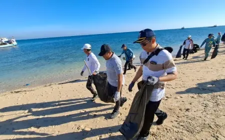 Bersih Pantai Gili Ketapang, Pemkab Probolinggo Ajak Masyarakat Jaga Wisata Bahari