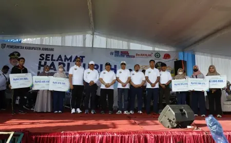 May Day 2026, Bupati Jombang Senam Bersama dan Bagikan Tiga Tiket Umroh
