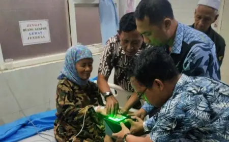 Layanan Jemput Bola Adminduk Jember Sasar Lansia di Puskesmas