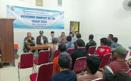 Ratusan Warga Margopatut Nganjuk Geruduk Balai Desa, Tuntut Perbaikan Jalan dan Evaluasi Kasun Sembung