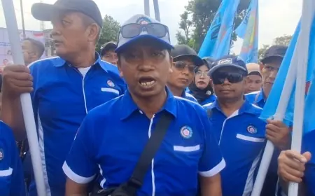 Ratusan Buruh Asal Sidoarjo Ziarah ke Makam Marsinah Nganjuk, Titipkan Harapan untuk Prabowo