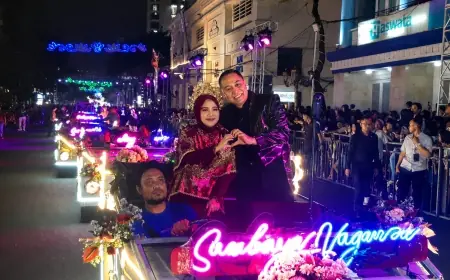 Surabaya Vaganza 2026 Jadi Magnet Wisata Malam, Ribuan Warga Tumpah Ruah di Sepanjang Rute Parade