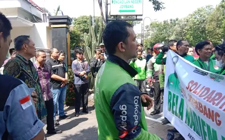 Ojol di Jombang Sebut Tuntutan Jaksa terhadap Nadiem Makarim Tak Masuk Akal