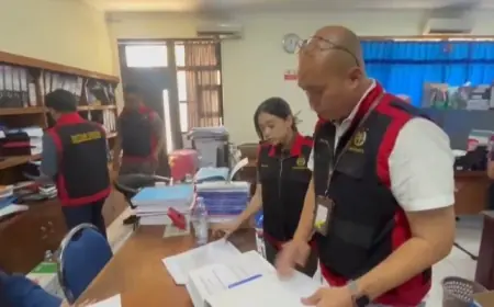 Geledah Dua Ruang Kerja Bapedda Nganjuk, 47 Dokumen Proyek Bendungan Margopatut Diamankan