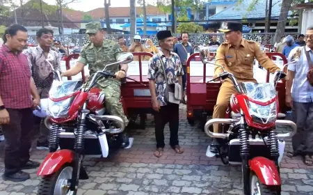Plt Bupati Tulungagung dan Dandim Serahkan 82 Roda Tiga untuk 41 KDKMP
