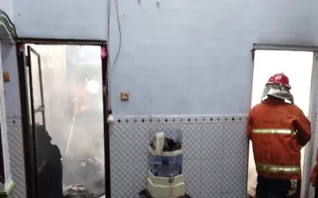 Waspada Overheating! Ponsel Meledak Saat Dicas di Atas Kasur, Rumah di Mojokerto Terbakar