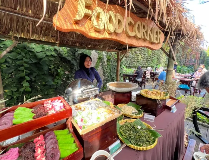 Rayz UMM Hotel Malang Hadirkan Menu Nusantara di Program Sunday’s Chef Signature