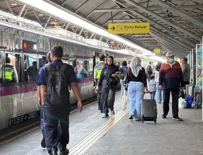 KAI Tambah KA Surabaya-Jakarta Antisipasi Lonjakan Arus Balik Libur Panjang Kenaikan Yesus Kristus