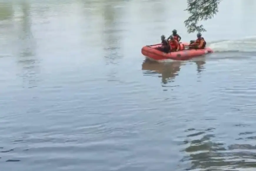 Pria Kota Kediri Hanyut Terseret Arus Sungai Brantas, BPBD 2 Wilayah dan Basarnas Lakukan Pencarian