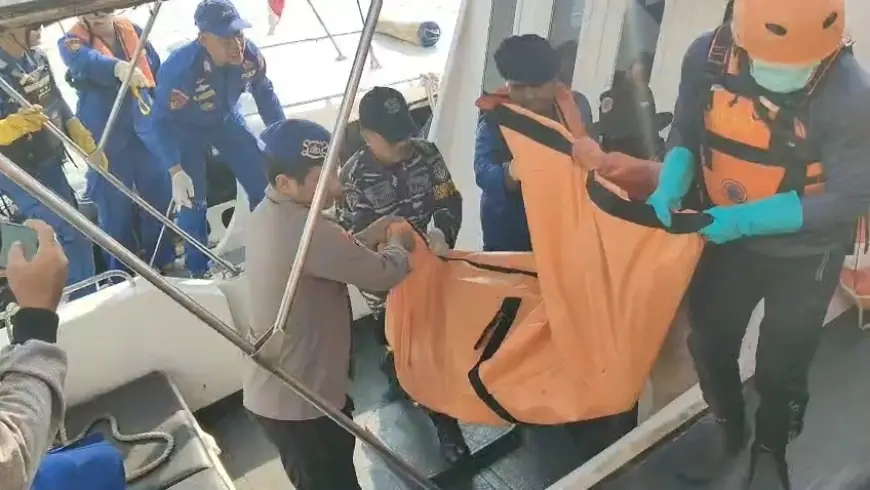 Tim SAR Temukan Seluruh Korban Tenggelamnya Perahu Besi Tua di Gresik