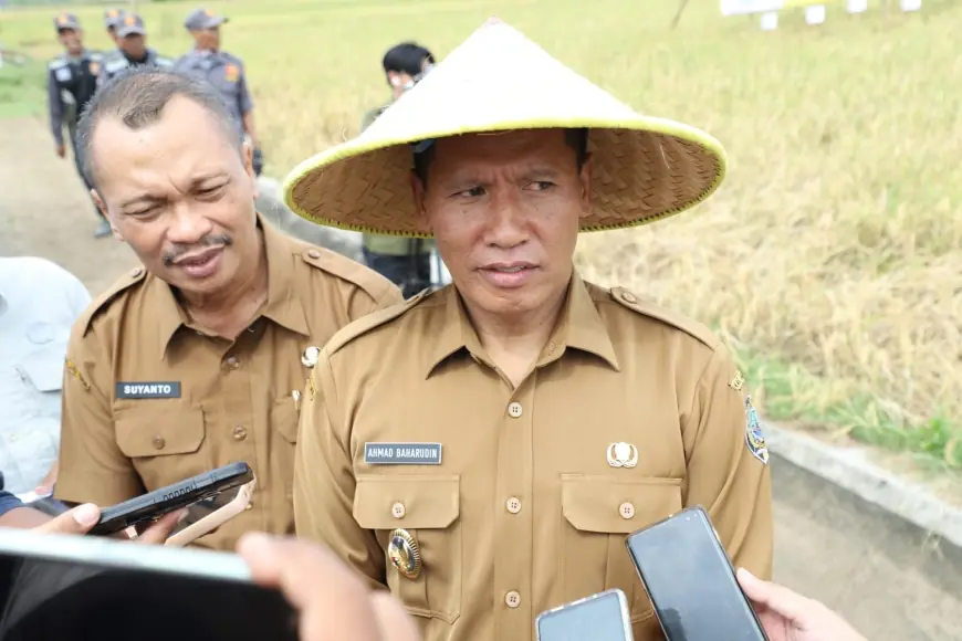 Hadiri Panen Raya Padi di Sumbergempol, Plt Bupati Tulungagung Siapkan Langkah Mitigasi Hadapi El Nino