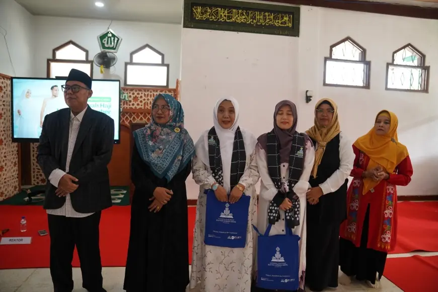 Momen Pelepasan Jemaah Haji, Rektor Titip Doa untuk Kampus UIN KHAS Jember