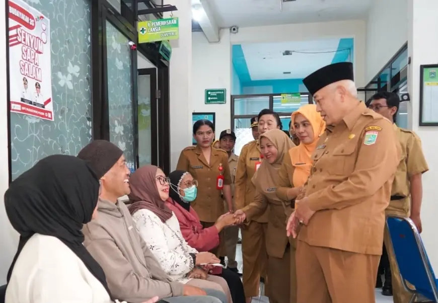 Kunjungi Puskesmas Dau dan Pujon, Bupati Malang Tekankan Sikap Pelayanan Nakes