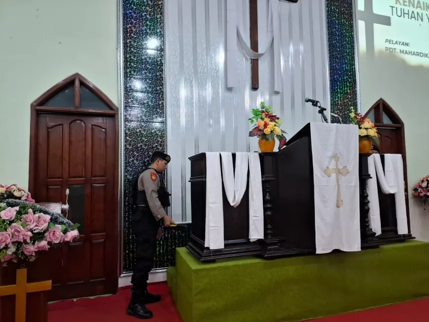 Polres Lamongan Sterilisasi dan Amankan Gereja Saat Ibadah Kenaikan Yesus Kristus