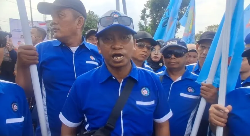 Ratusan Buruh Asal Sidoarjo Ziarah ke Makam Marsinah Nganjuk, Titipkan Harapan untuk Prabowo