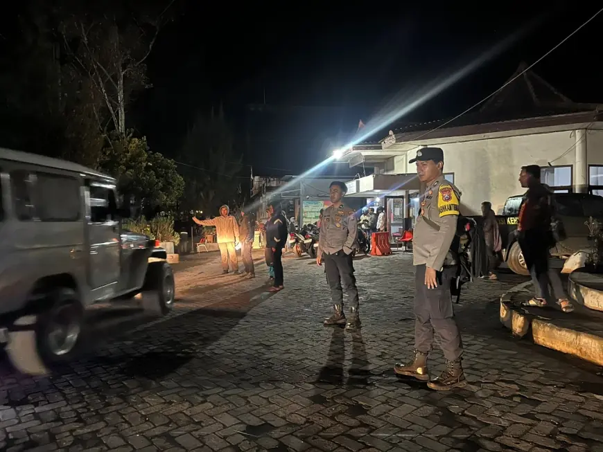 Polisi Siagakan Personel di Pintu Masuk Bromo Antisipasi Lonjakan Wisatawan Libur Panjang