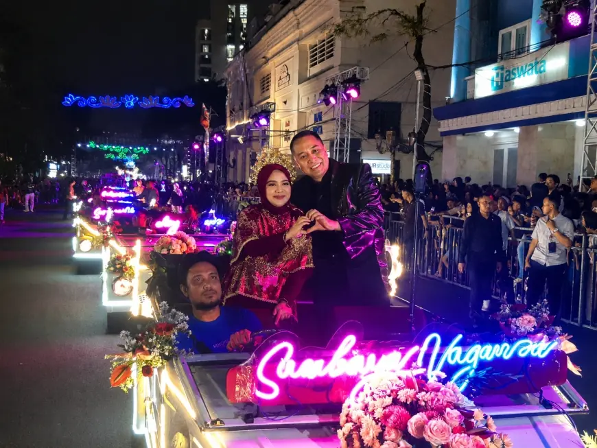 Surabaya Vaganza 2026 Jadi Magnet Wisata Malam, Ribuan Warga Tumpah Ruah di Sepanjang Rute Parade