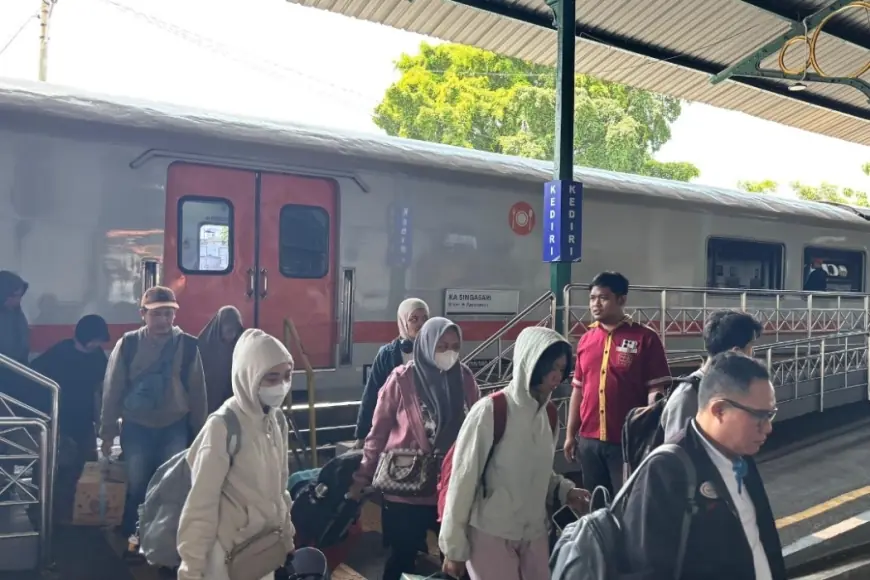 Long Weekend Penumpang Meningkat, 8.770 Penumpang Tiba-Berangkat Dari Stasiun Kediri