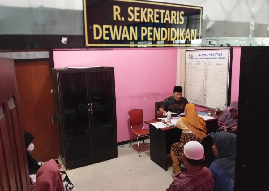 Dewan Pendidikan Jombang Terima Aduan Dugaan Penahanan Ijazah Siswa, Pihak Sekolah Menampik