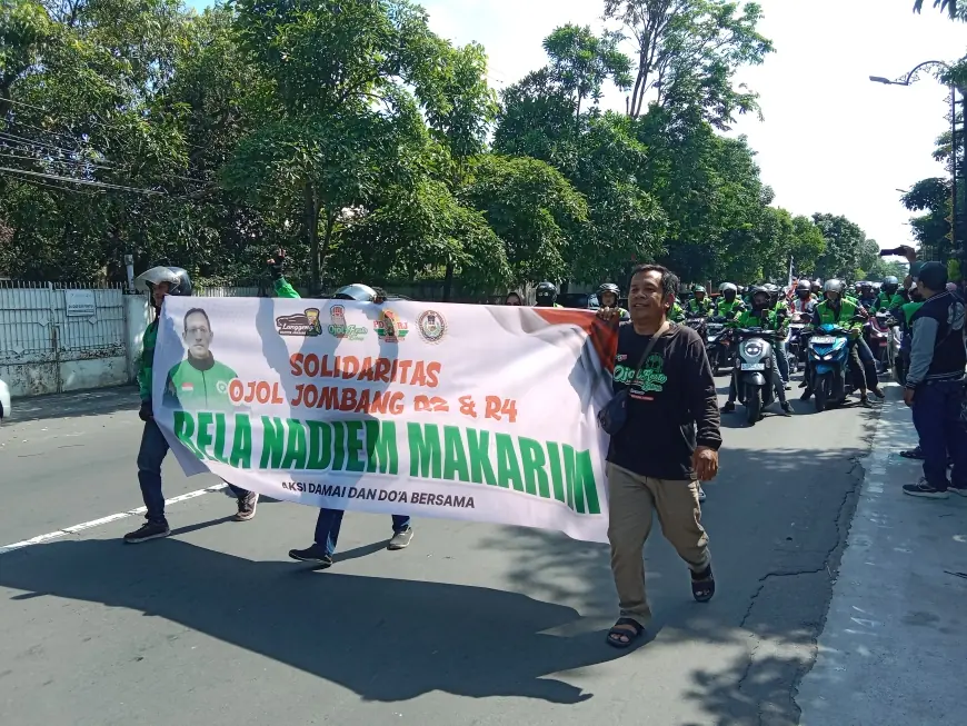 Ratusan Ojol di Jombang Demo Minta Nadiem Makarim Dibebaskan