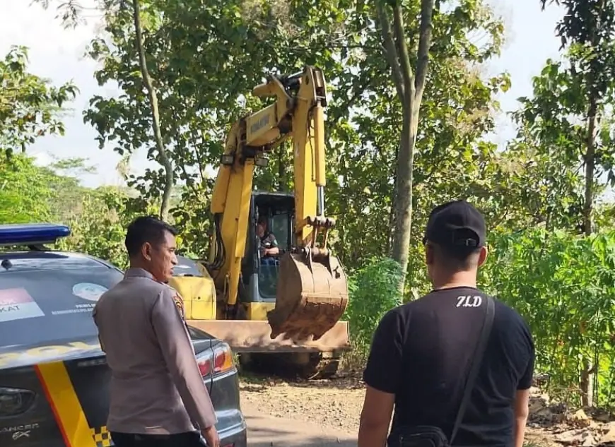 Polisi Dalami Kasus Eskavator Ilegal yang Masuk Hutan Perhutani Jombang
